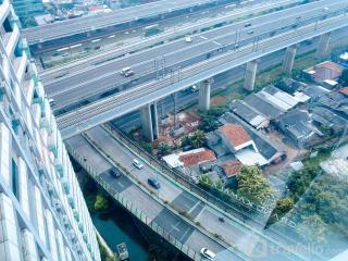 Best Modern Studio at Grand Kamala Lagoon Apartment By Travelio - Bekasi - 6