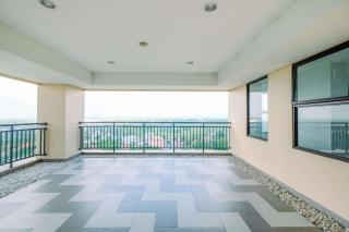 Modern Look and Comfy 2BR Transpark Cibubur Apartment By Travelio - Depok - 0
