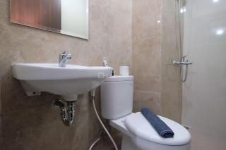 Brand New and Stylish 2BR at Transpark Cibubur Apartment By Travelio - Depok - 4