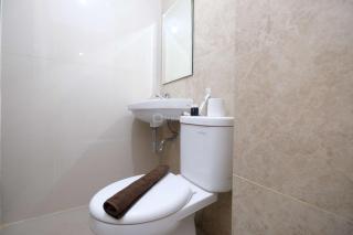 Modern and Comfy Studio at Transpark Cibubur Apartment By Travelio - 3