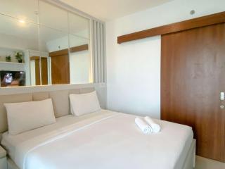 Minimalist Studio Grand Kamala Lagoon Apartment By Travelio - Bekasi - 0