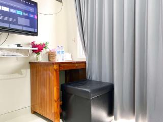 Good and Homey Studio at Gateway Park LRT City Bekasi Apartment By Travelio - Bekasi - 2