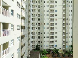 Delight 2BR Apartment at Parahyangan Residence By Travelio - Bandung - 4