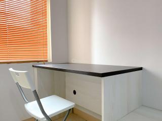 Modern Look 2BR Springlake Summarecon Bekasi Apartment By Travelio - Bekasi - 6