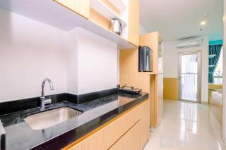 Nice Studio Apartment at Ciputra World 2 By Travelio - 8