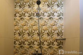 Elegant and Spacious 2BR at Apartment Simprug Park Residences By Travelio - Jakarta - 6