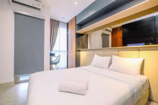Minimalist and Comfy Studio Ciputra World 2 Apartment By Travelio - 9