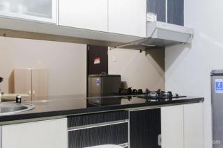 Fresh and Bright Studio Room at Nifarro Park Apartment By Travelio - Jakarta - 9