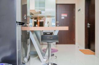 Great Choice 1BR at Brooklyn Alam Sutera Apartment By Travelio - Dongkal Dua - 3