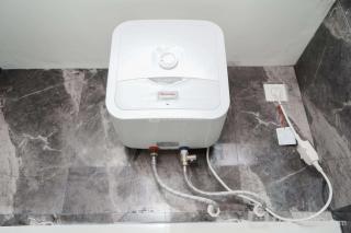 Minimalist and Cozy Studio Apartment at Tuscany Residences By Travelio - 9