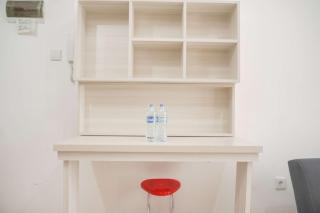 Minimalist and Homey 1BR M-Town Signature Apartment By Travelio - Tangerang - 3