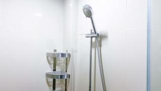 Minimalist and Homey 1BR M-Town Signature Apartment By Travelio - Tangerang - 2