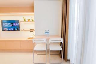 Fancy and Nice Studio Apartment Carstensz Residence By Travelio - Kampung Sawah - 3
