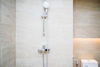 Comfort Living Studio Apartment Carstensz Residence By Travelio - Kampung Sawah - 2