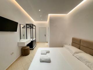 Dine Hotel - Ksamil - 1