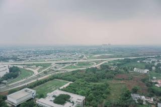 Homey and Comfy Stay Studio Apartment at B Residence By Travelio - 2