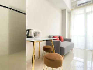 Cozy Stay 1BR at Vasanta Innopark Apartment By Travelio - Cikarang - 4