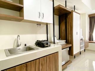 Homey and Cozy Stay Studio Room Pollux Chadstone Apartment By Travelio - Cikarang - 4