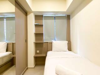 Well Furnished and Comfort 3BR Meikarta Apartment By Travelio - Cikarang - 7