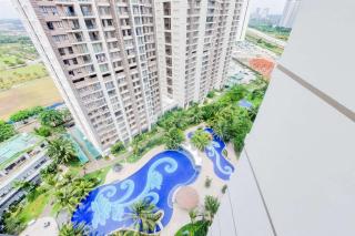 Spacious and Homey 3BR at Sky House BSD Apartment By Travelio - Tangerang - 4