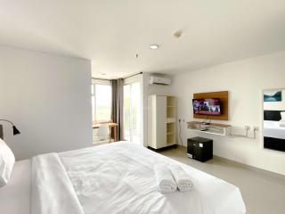 Comfy Studio with Twin Bed at Enviro Apartment By Travelio - Cikarang - 9