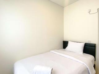 Comfortable and Spacious 3BR Meikarta Apartment By Travelio - Cikarang - 9