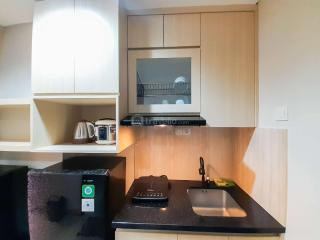 Best Deal and Comfortable Studio at Patraland Amarta Apartment By Travelio - Kejayan - 6