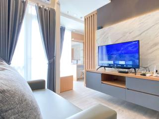 Homey and Spacious Studio Vasanta Innopark Apartment By Travelio - Cikarang - 6