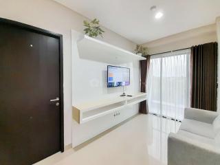 Minimalist and Cozy 1BR at Patraland Amarta Apartment By Travelio - Kejayan - 9