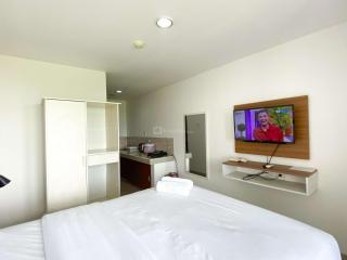 Enjoy Living Studio at Enviro Apartment By Travelio - Cikarang - 9
