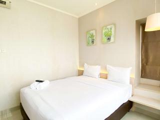 Best Deal and Comfortable 2BR Oasis Cikarang Apartment By Travelio - 9