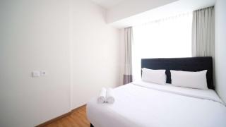 Homey 3BR with Private Lift at Grand Sungkono Lagoon Apartment By Travelio - Surabaya - 3