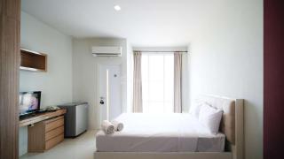 Best Choice and Homey Studio at The Square Surabaya Apartment By Travelio - Surabaya - 9