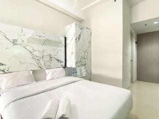 Minimalist and Nice Studio at Vasanta Innopark Apartment By Travelio - Cikarang - 9