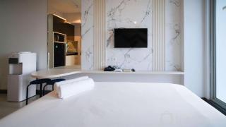 Comfy Studio (No Kitchen) Apartment at Benson Supermall Mansion By Travelio - 9