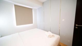 New and Homey 2BR Apartment at Suncity Residence By Travelio - Sidoarjo - 9