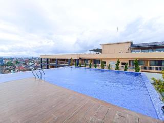 Best Homey and Restful Studio at Altuz Seturan Yogyakarta Apartment By Travelio - Seturan - 5