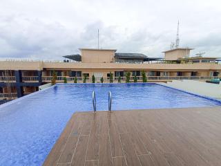 Best Homey and Restful Studio at Altuz Seturan Yogyakarta Apartment By Travelio - Seturan - 4