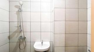 Minimalist Studio (No Kitchen) at Bandaraya - Tallasa City Makassar Apartment By Travelio - Pacinongong - 4
