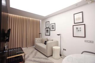 Premium 2BR Apartment near Marvell City Mall at The Linden By Travelio - 9