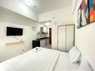 Comfy and Simply Look Studio Room Sayana Bekasi Apartment By Travelio - Bekasi - 7