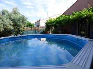 Les Glycines-Villa climatisée-Piscine-BBQ-Parking - 3