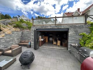 Large apartment with pier house and private beach - Risør - 9