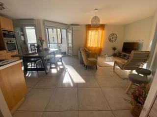 Appartement de standing - 3 chambres - 8 personnes - Grand Lyon - Villeurbanne - 6