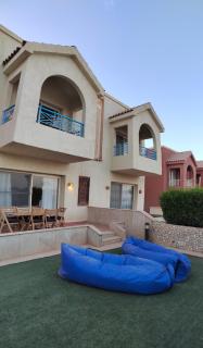 Magnificent 5-bedrooms with Rooftop & Pool Access - No mixed Egyptian groups - 0