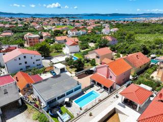 ANAI Serenity apartment , private heated pool and Hot Tub - 5