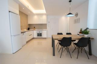 Helgafell Exclusive Courtyard Suite - Ciudad Quesada - 3