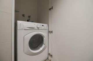 2br Apt Pool Gym Balcony At William St Mel Cbd - 1