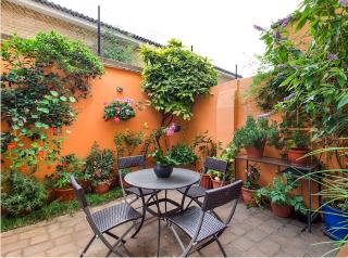 The Clapham 2-Bedroom Flat with Private Patio - 4