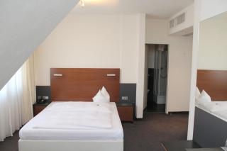 Hotel am Hirschgarten - Filderstadt - 6